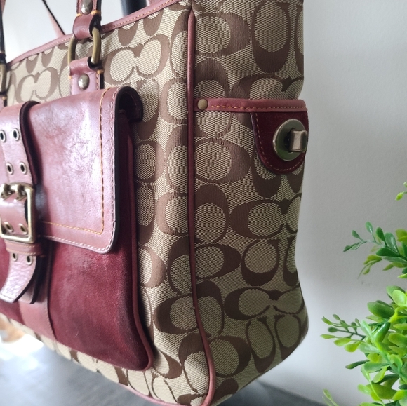 Coach Vintage Special Edition Signature Suede & Leather Handbag #7066 - Picture 4 of 15